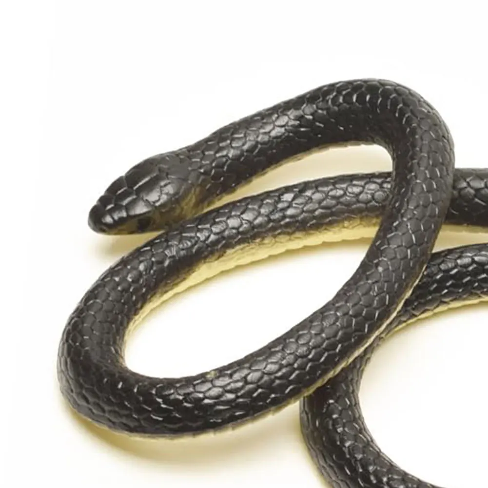 Scherzo di serpente da golf con cordino e clip Serpente su una corda Puntelli di scherzo Serpente di gomma realistico per gli amici provocanti