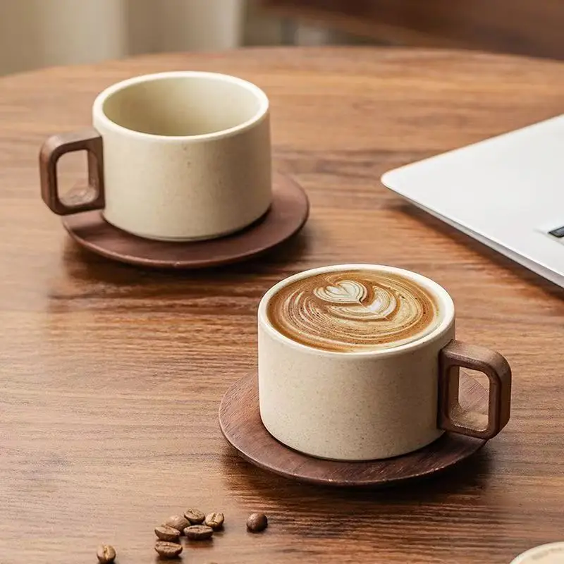 2Pcs Retro-Style Ceramic Coffee Cup and Saucer Set, Includes Cups Suitable for Serving Coffee and Tea, Coffee Cups Are Suitable for Use on Saudi National Day, Suitable for Home, Entertainment Venues, Patios, and Restaurants