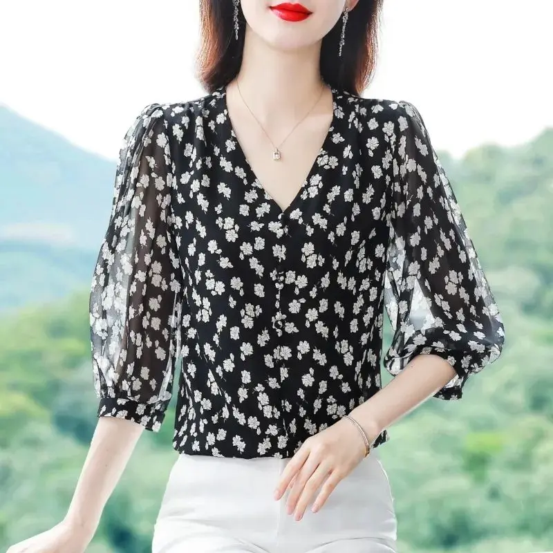 Prairie Chic Chiffon T-Shirt Women\'s Summer Fragmented Flowers Printed Three Quarter Sleeve Black Versatile Loose Pullover Tops