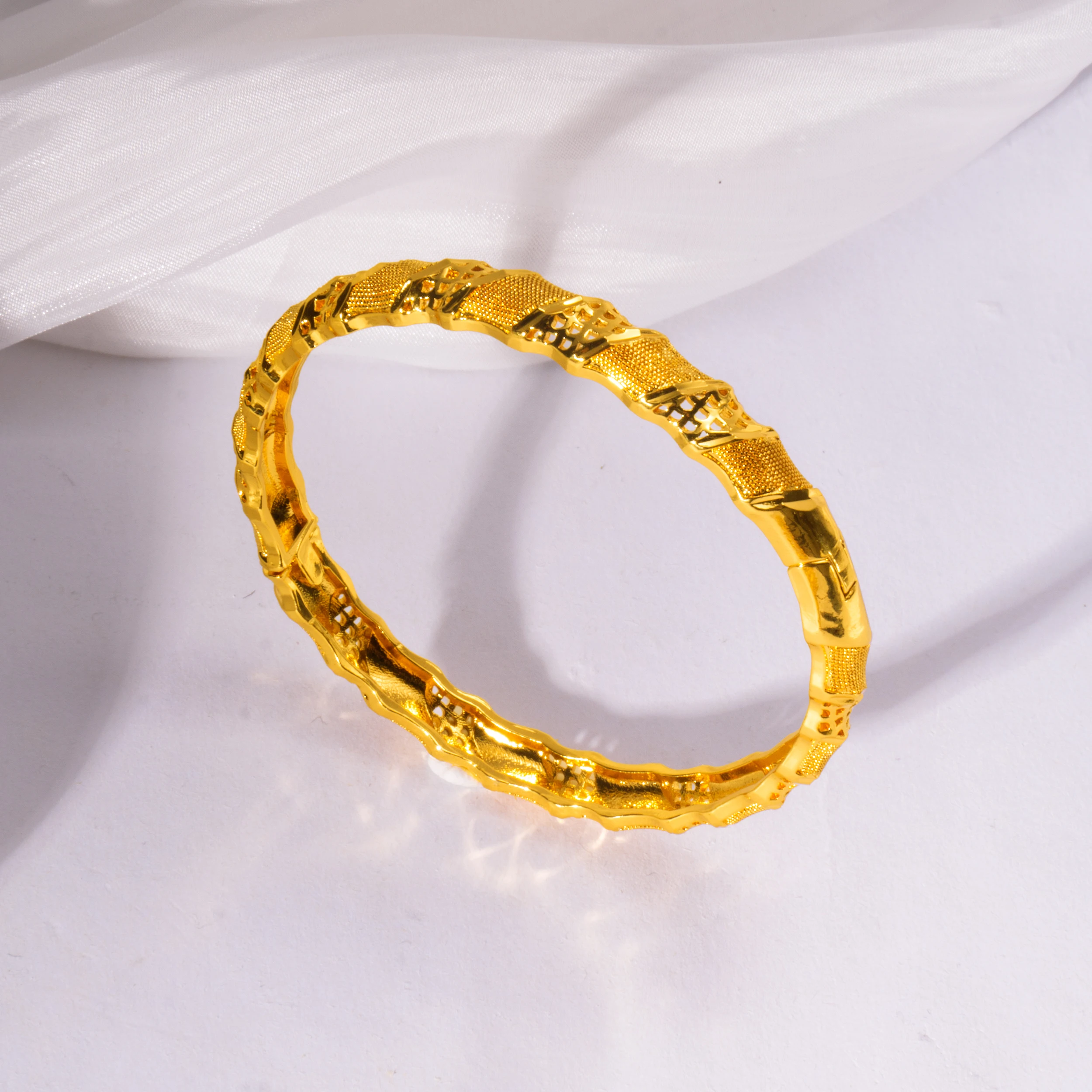 Luxury Dubai Gold Color Bangles For Women 24K Gold Plated Three-dimensional carving Bracelets Charm Wedding Hand Jewelry