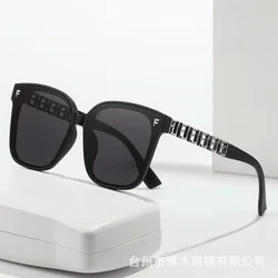 Men's and Women's Retro Sunglasses with UV Protection, New Square Frame Design, Letter Pattern, Hollow Out Temple (DS-3022)