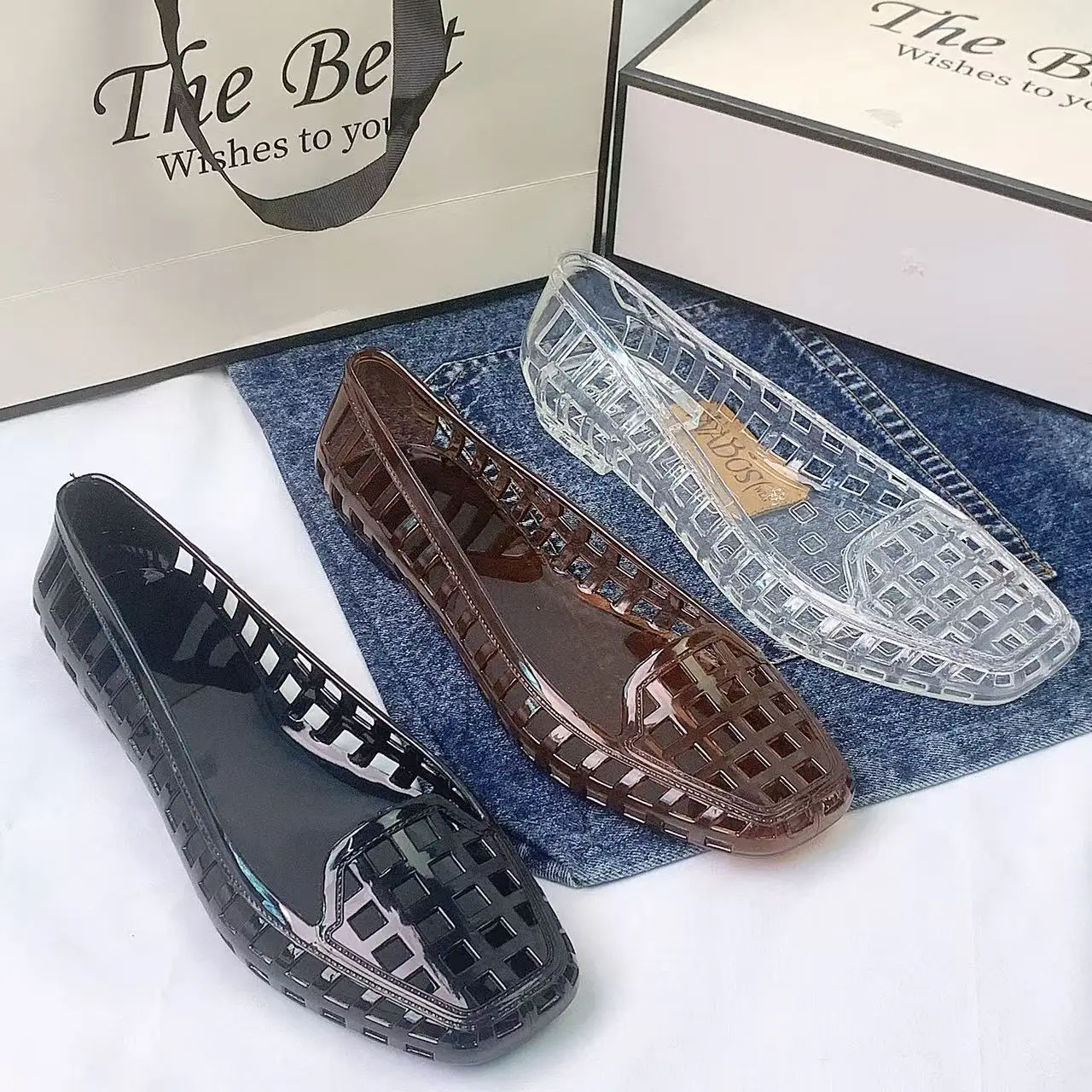 Spring and Summer New Korean Style Transparent Crystal Shoes for Women, Comfortable Closed-Toe Hollow Sandals, Soft and Fashionable Dongdaemun Jelly Shoes, Slip-On Slippers image 3