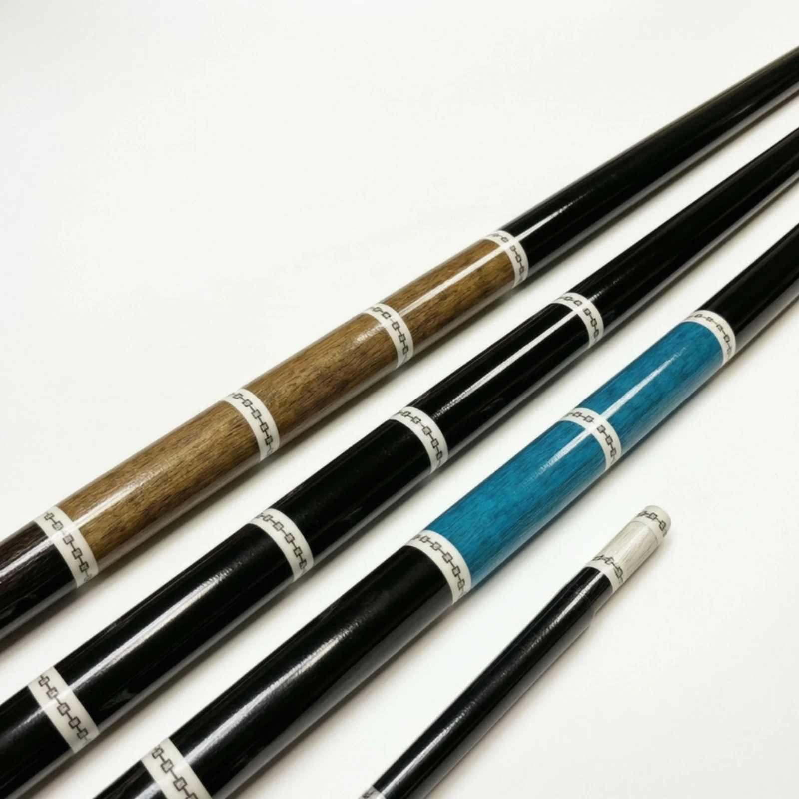 Two-Section Pool Cue with Threaded Joint Portable 13 Mm Tip Billiard Cue Secure Sturdy for Chinese Eight-Ball Practice