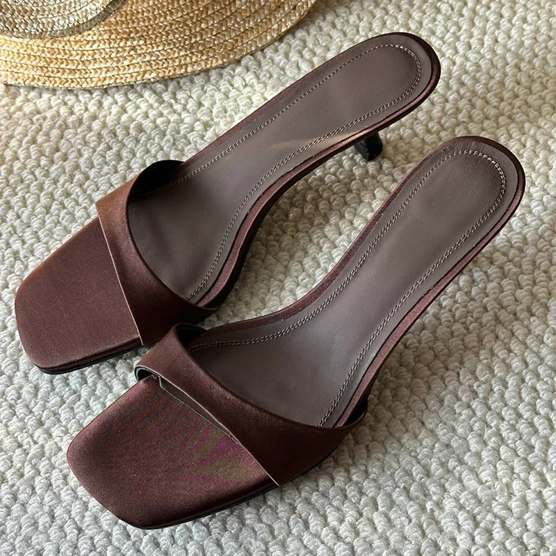 Sandal selop hak rendah elegan untuk wanita, sandal pesta luar ruangan musim panas modis untuk wanita