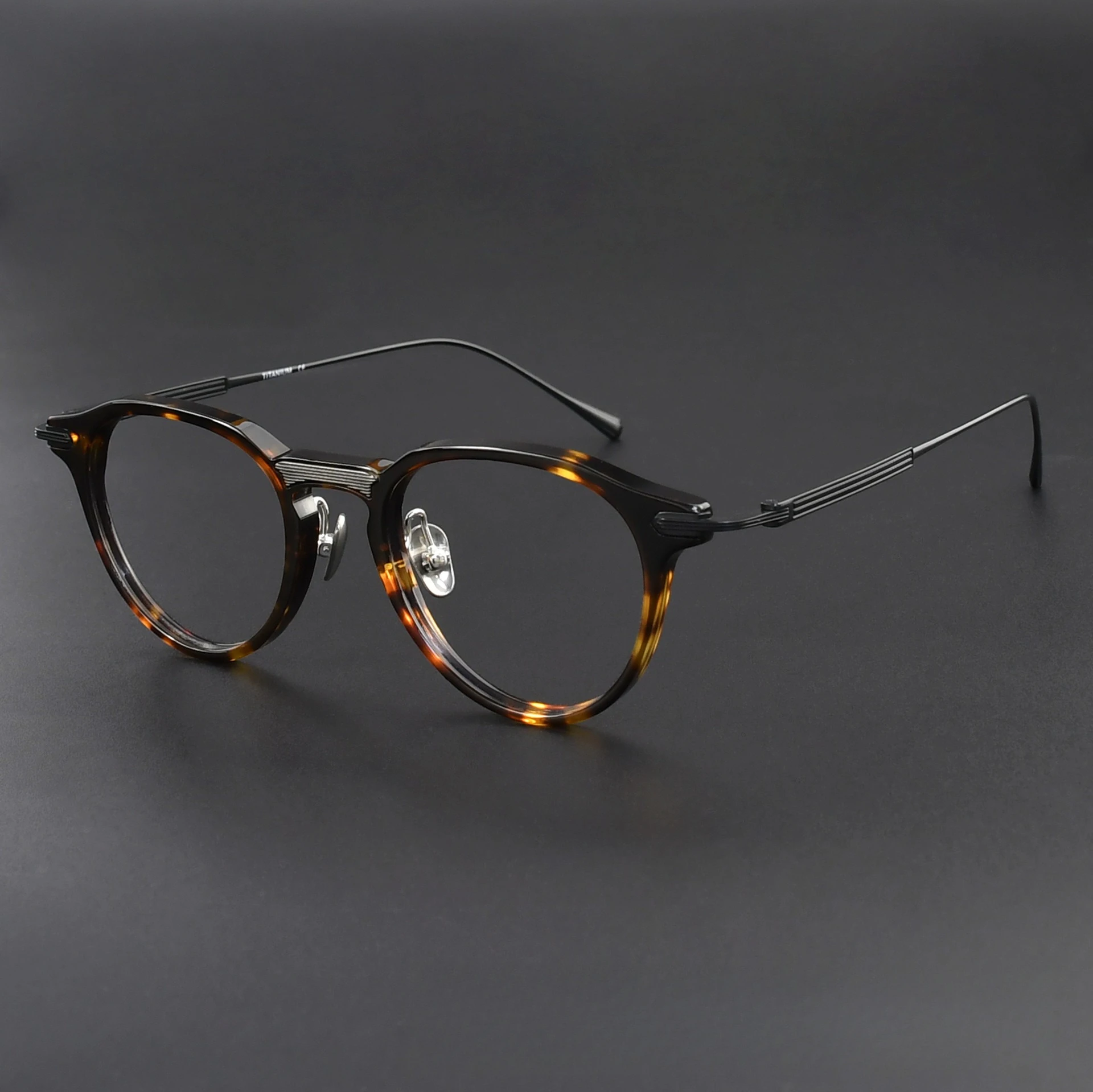 2026 Acetate Titanium Fashionable Comfortable Glasses frames Retro round Luxury Eyeglasses Frames For Men And Women