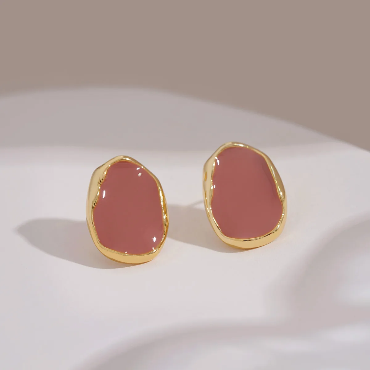 Vintage Wine-red geometric Stud Earrings For Ladies, Featuring A Unique And Exclusive Design With A Modern Asian Style. Perfect