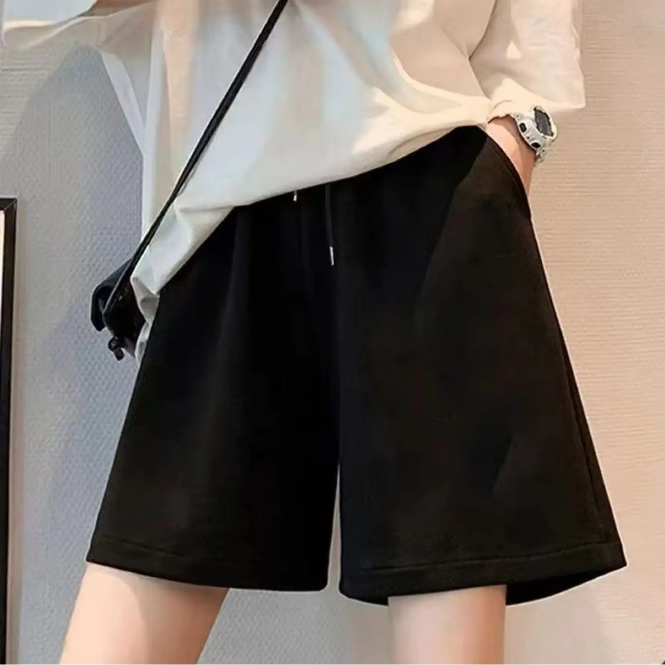

2026 Women's Summer Casual Shorts Solid Color Loose Fit Stylish and Versatile Suitable for Gym and Lounge Wear