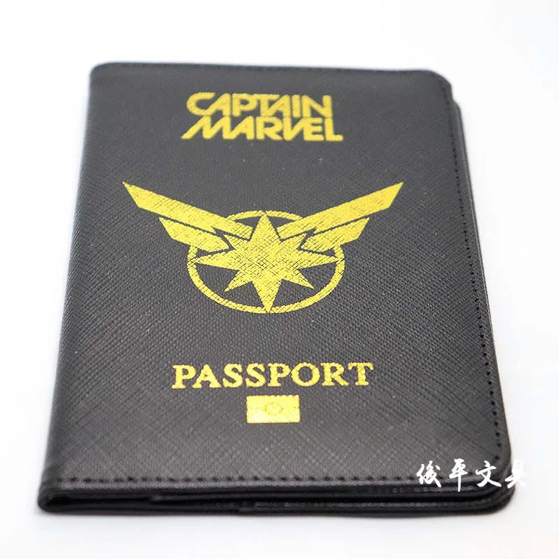 Soporte de pasaporte de los Vengadores para hombres y mujeres, funda de pasaporte de cuero PU más gruesa de 80G, soporte de identificación para tarjetas, estampado en caliente