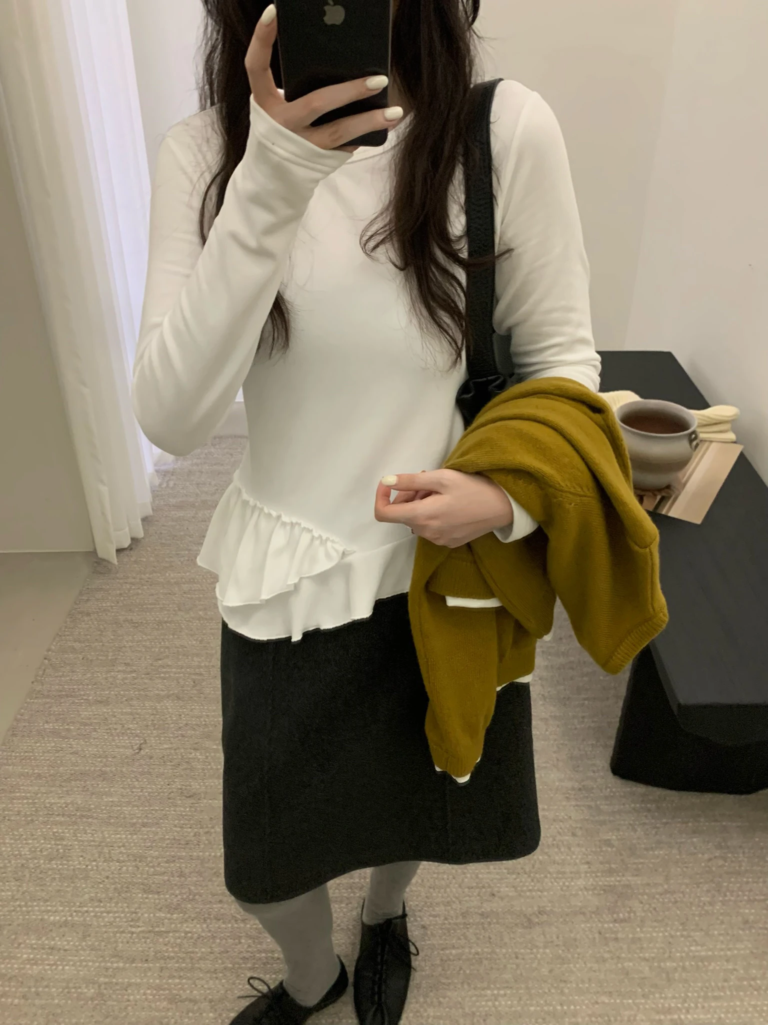 

Женская хлопковая футболка с длинным рукавом и круглым вырезом, асимметричным подолом и струящимся дизайном, для повседневной носки и поездок на работу