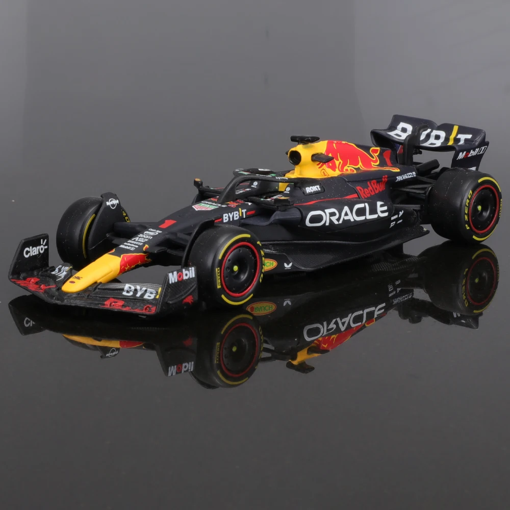 Bburago 1:43 F1 Modello Versione normale 2023 Red Bull Racing RB19 # 1 Verstappen # 11 Giocattolo pressofuso per auto in lega Perez