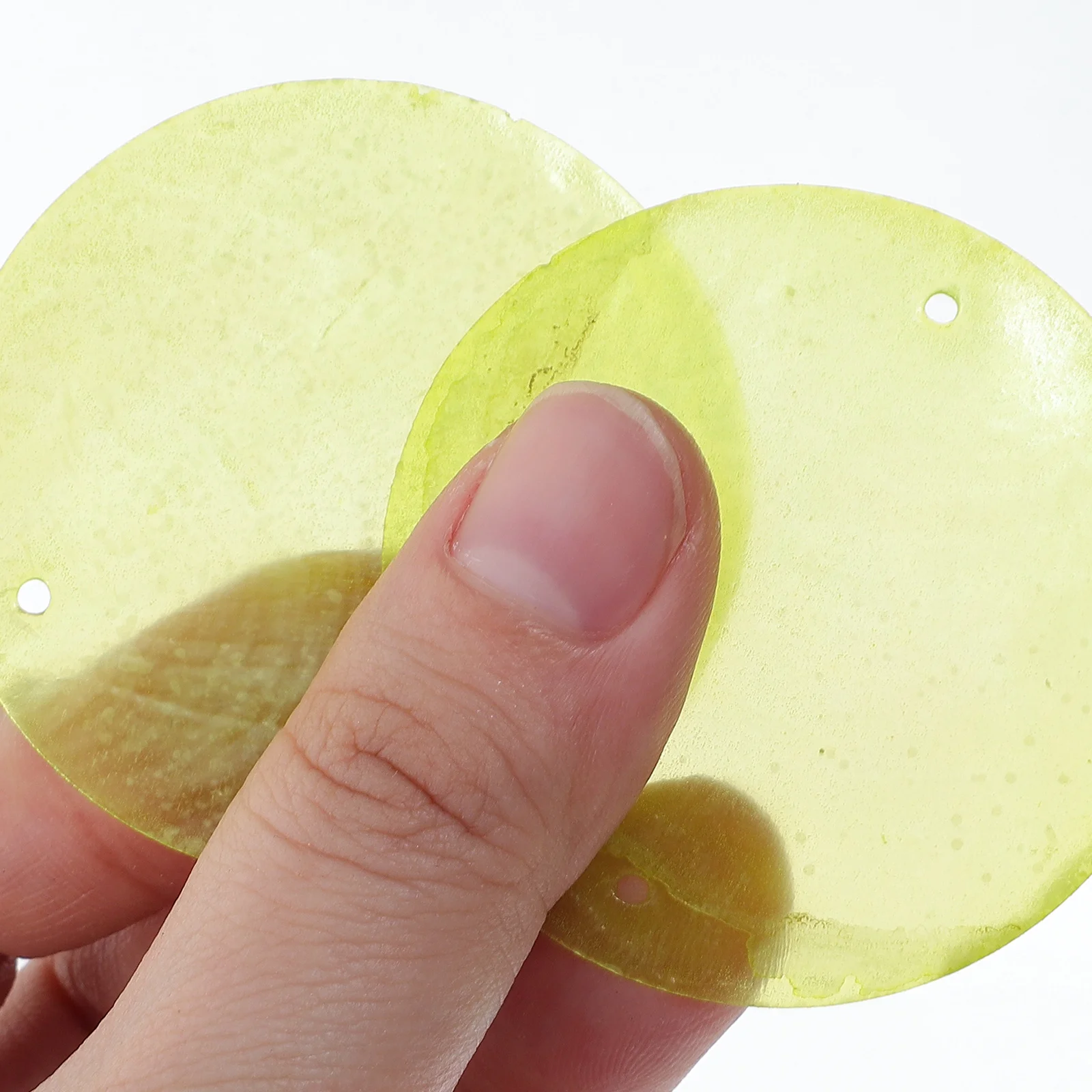 

100Pcs Round Shells Pieces Polished Flat Slices for DIY Jewelry Making Pendant Charms Craft Accessories Round Shells Pieces