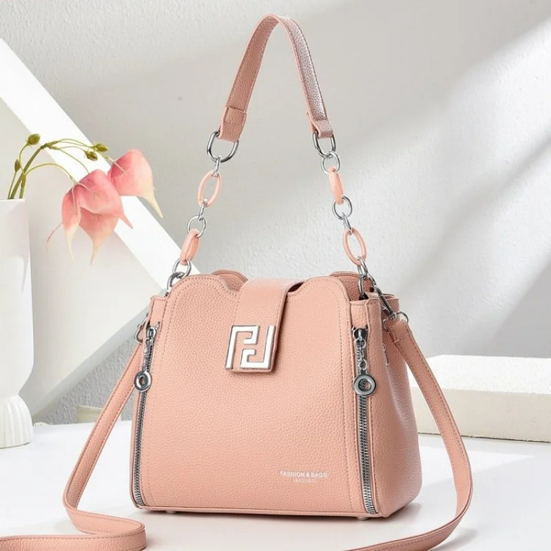 

Elegant Leather Messenger Bag For Ladies Designed By Famous Designer Luxury Brand Classic Popular Shoulder