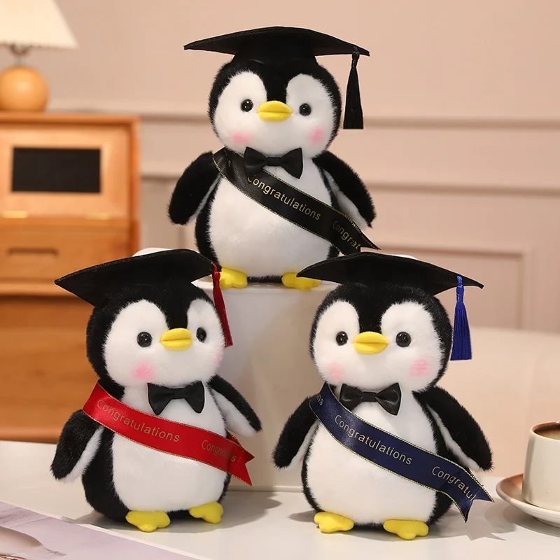 

Мягкие игрушки-пингвины в различных стилях: креативные плюшевые мультяшные пингвины в докторской мантии, забавный настольный компаньон