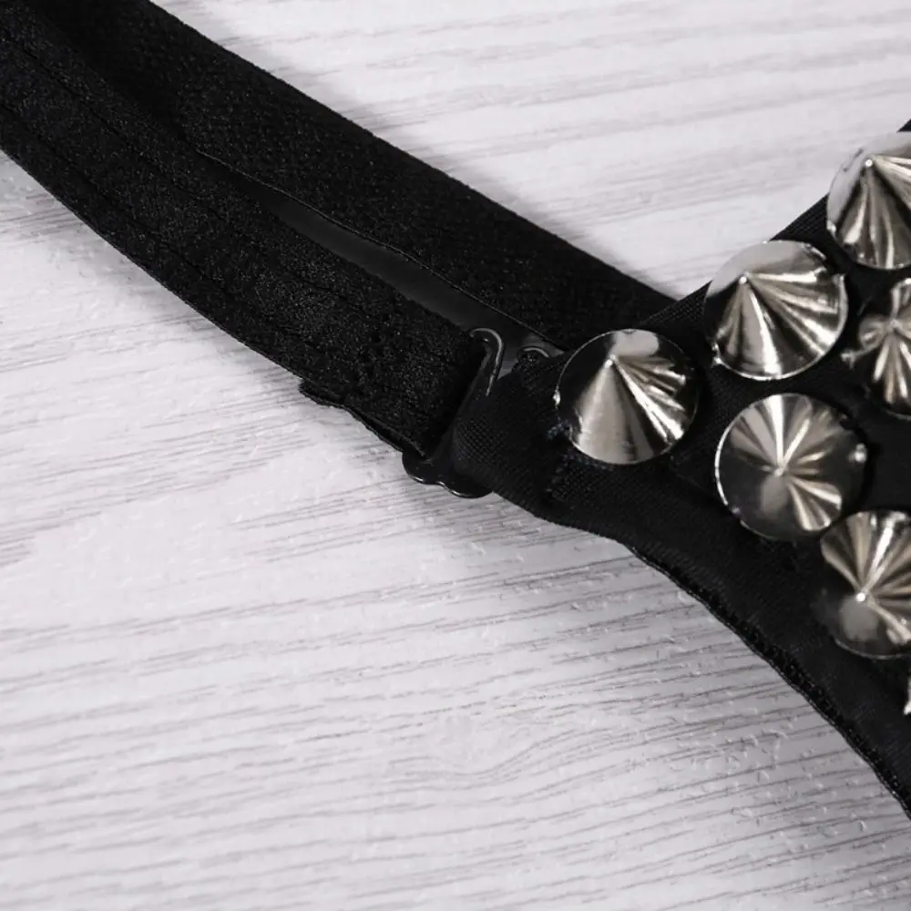 ファッションシルバーリベット女性のブラジャートップセクシーなプッシュアップ絶賛 Bralette ランジェリーパンクゴシックブラジャーナイトクラブパーティーバー