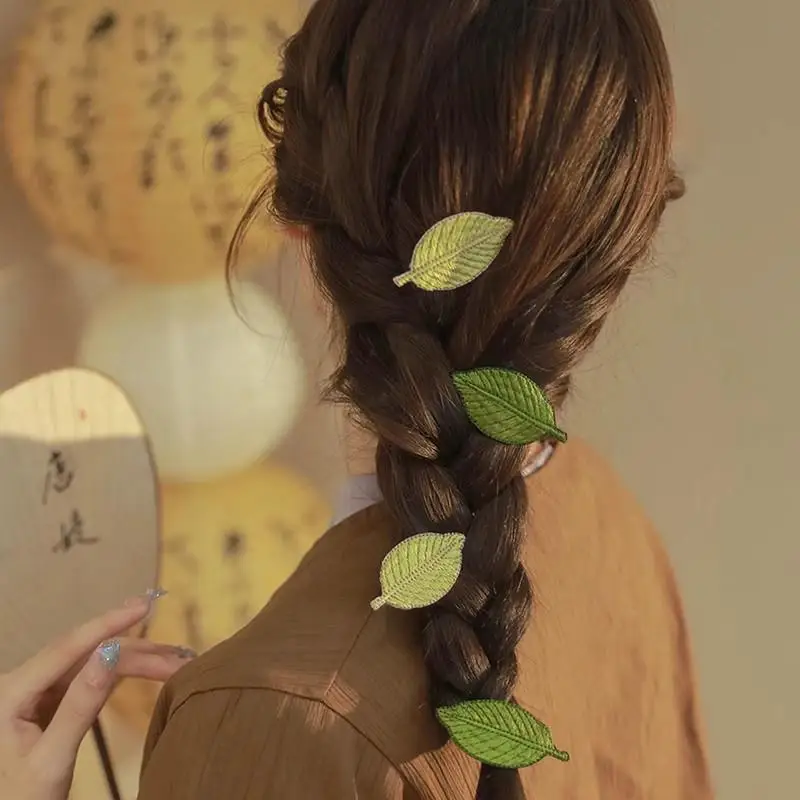 1 Pcs Ladies' Hair Clip Delicate Leaves Embroider Fashionable Funny Versatile Bangs Clip Leaf Edge Clip Hair Accessory Girl Gift