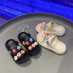 Sandali con decorazione floreale carino per bambini pantofole antiscivolo estive per ragazze Design di marca per bambini suola spessa scarpe da spiaggia da bagno morbide per piscina