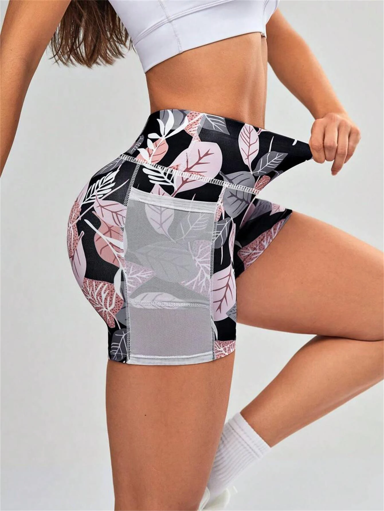 Yoga Print Shorts with Pockets, High Waist Hip Lifting Women Leggings Gym Workout Short Pants for Running Cycling Outdoor Sport