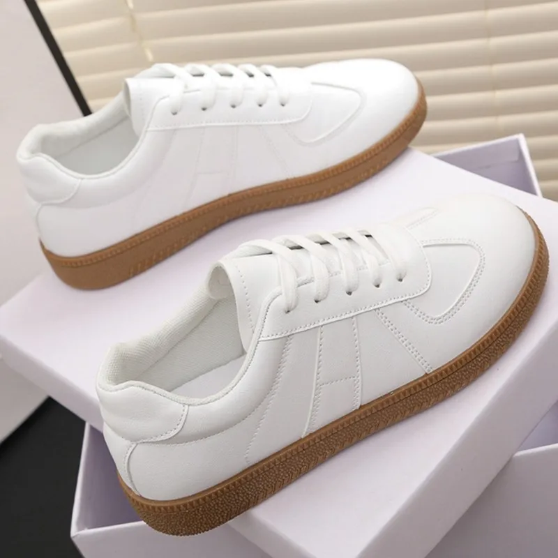Crestar Leisure Sports Shoes For Women Comfortable Soft Bottom Outdoor Walking Shoes Lady Fashion Flats Shoes New Low-top Shoes image 2