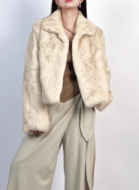 سترة من فراء أرنب الثلج الأنجورا الطبيعي للسيدات فاخرة رمادية قصيرة قابلة للعكس معطف فرو حقيقي ملابس شتوية صولبات نسائية 2025