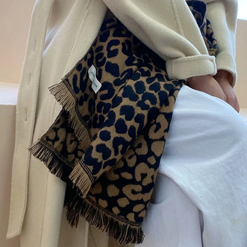 Sciarpa leopardata avvolgente Pashmina per donna scialle leggero frangia lunga imitazione Cashmere sciarpa natalizia invernale