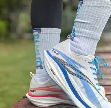 2025 أحذية رياضية جديدة لكرة السلة أحذية كرة السلة أحذية رياضية قابلة للتنفس أحذية رياضية رجالية أحذية رياضية نسائية