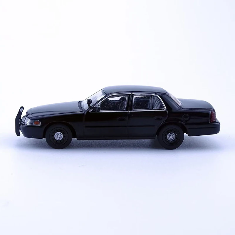 596 Diecast 1:64 Crown Victoria CV Black Painted New York Painted 7CM Alloy Model Finished Simulation Collection Ornament Toy