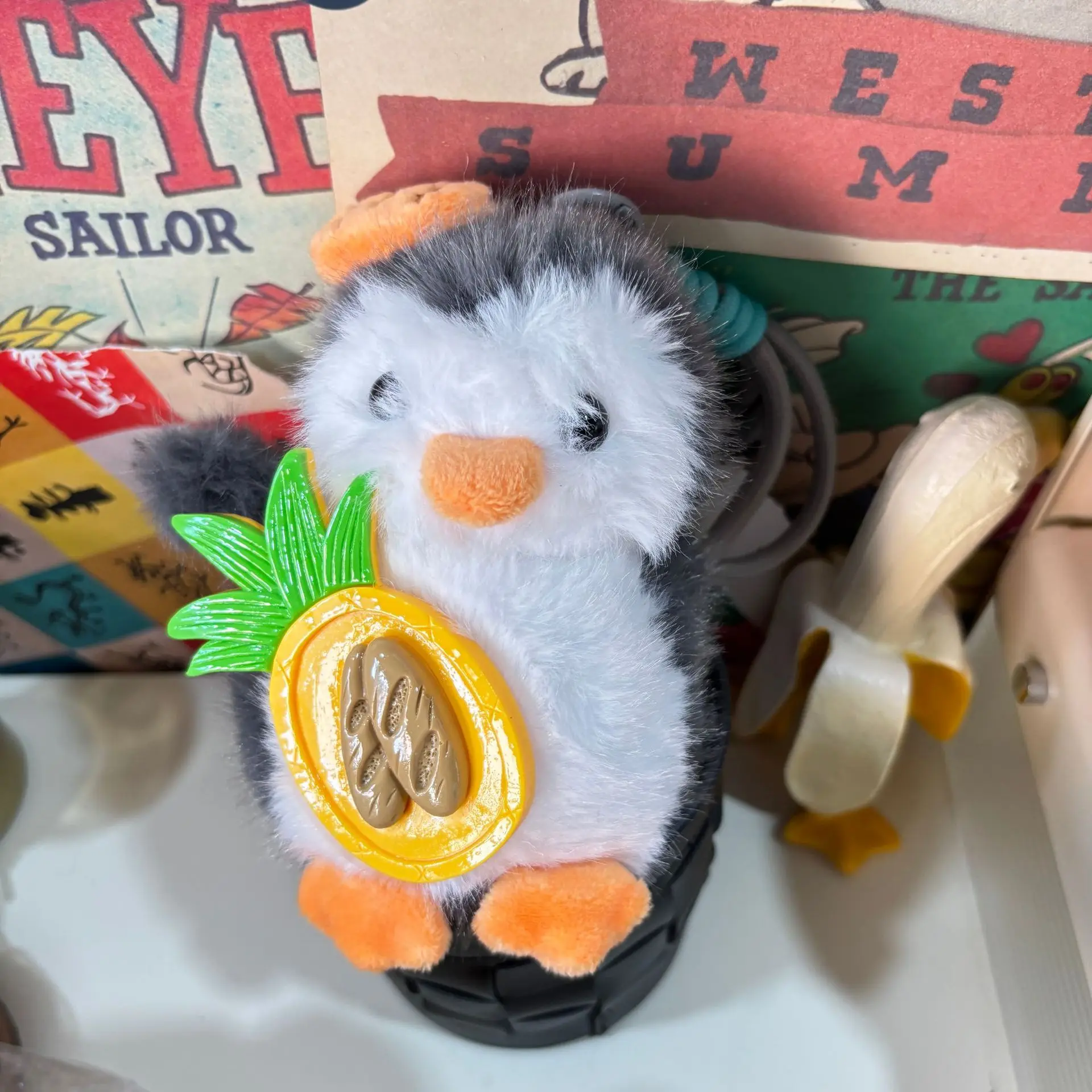 النسخة الكورية لطيف البطريق أفخم دمية قلادة المفاتيح هدايا أعياد ميلاد للأطفال على ظهره ديكور نابض بالحياة أفخم البطريق الحيوان المفاتيح