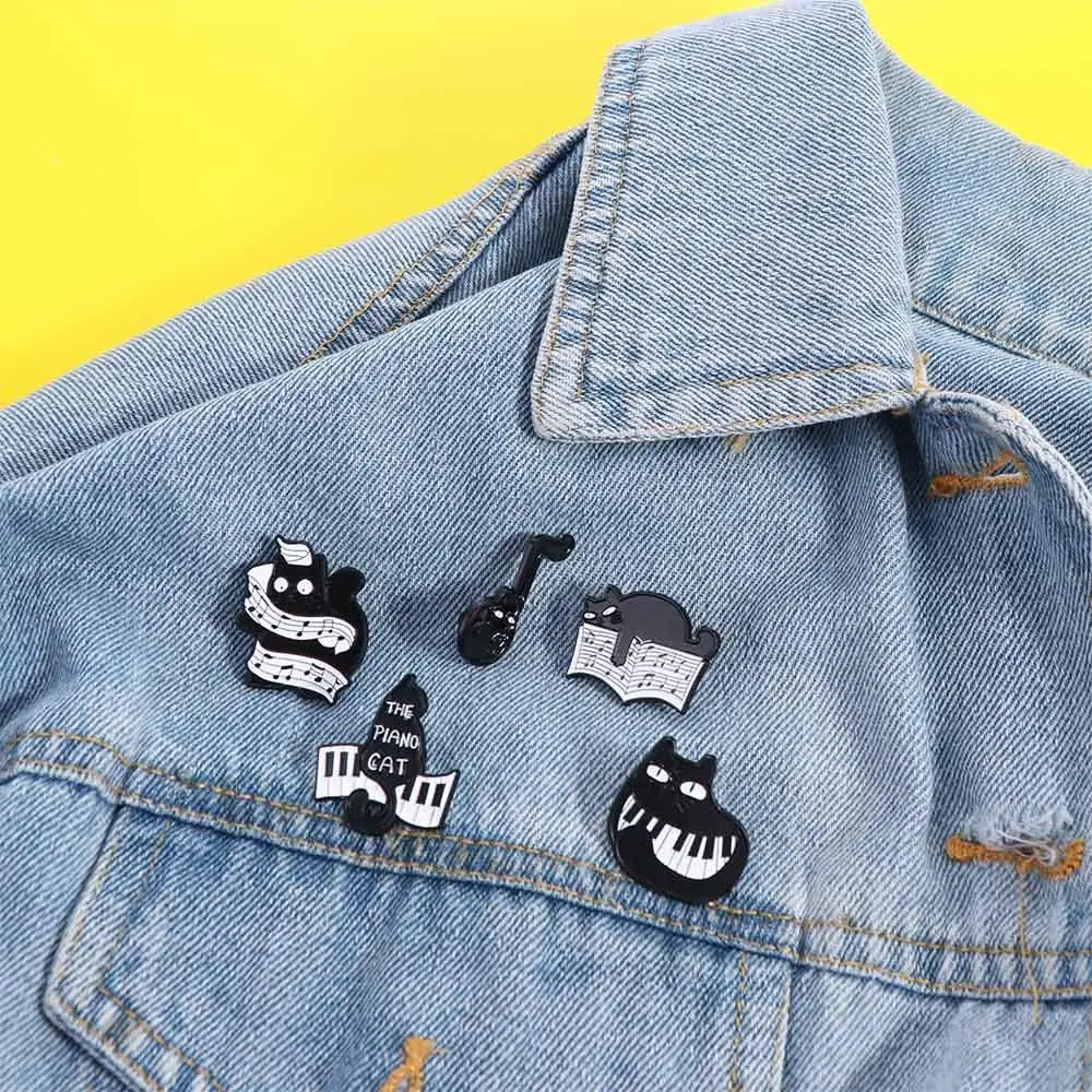 Cartoon Black Cat Enamel Pin Breastpin Purring Kitten Piano Cat Badge Music Score Music Instrument Beating Note Brooch Jeans