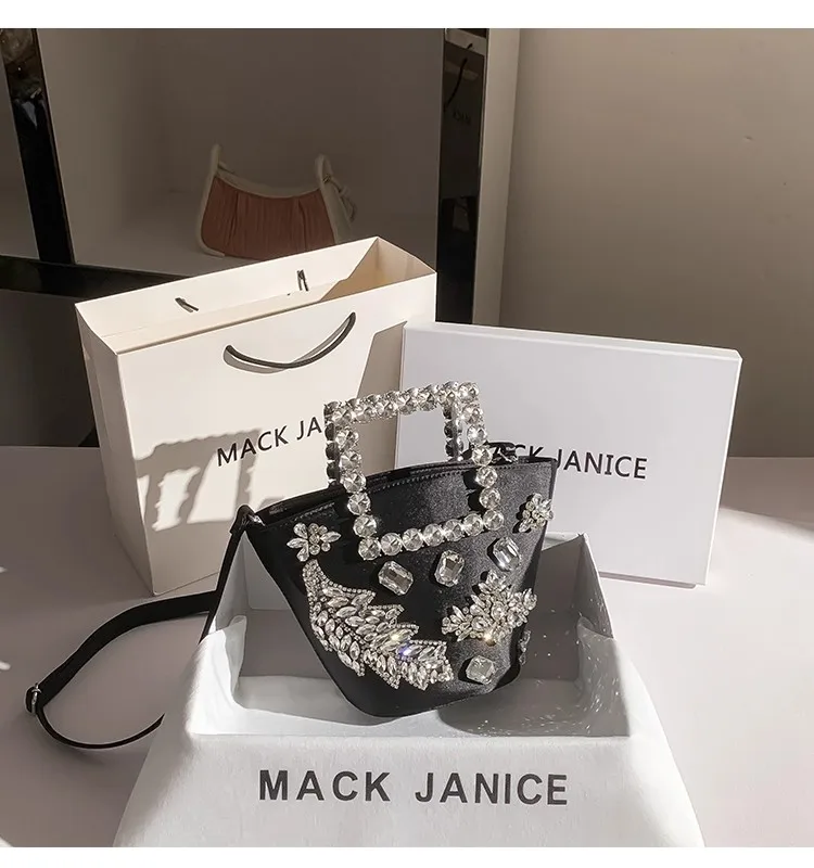 

Crystal Rhinestones Diamond Bucket Bag Luxury Satin Exquisite Banquet Bag Women Handbag Wedding Party Clutch Purse Shoulder Bag