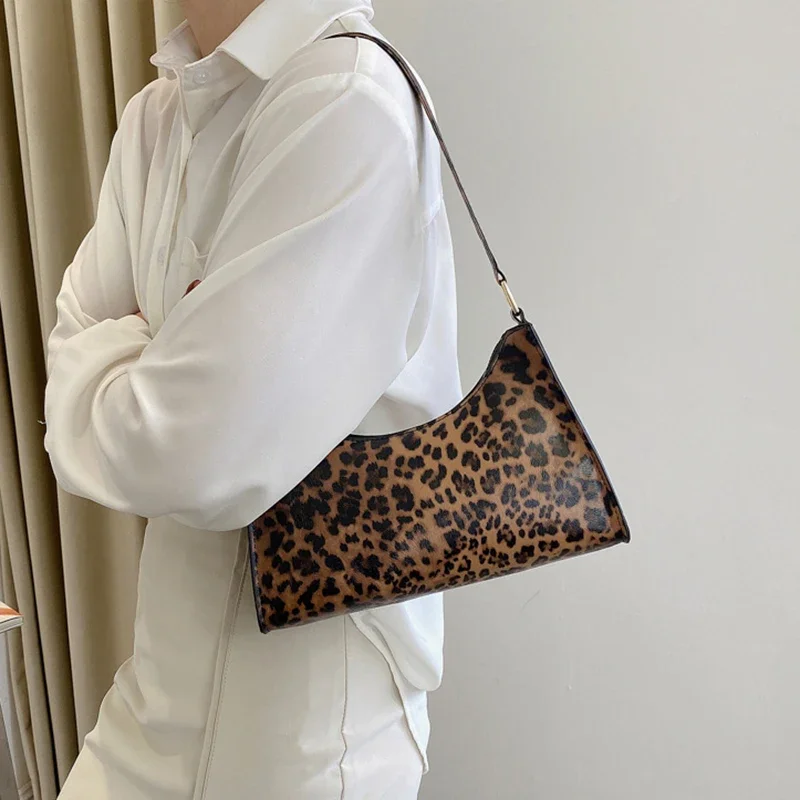 2024 Gorący bubel Nowe letnie nowe torby na ramię dla kobiet Wysokiej jakości torebki pod pachę zebry PU Leather Leopard Armpit Purse Bag