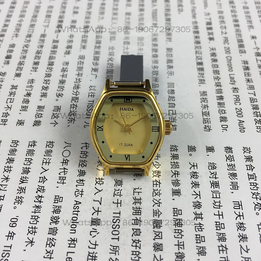 

Original stock: Haida brand yellow case and yellow dial manual mechanical women's watch, diameter 22mm, includes 1 strap