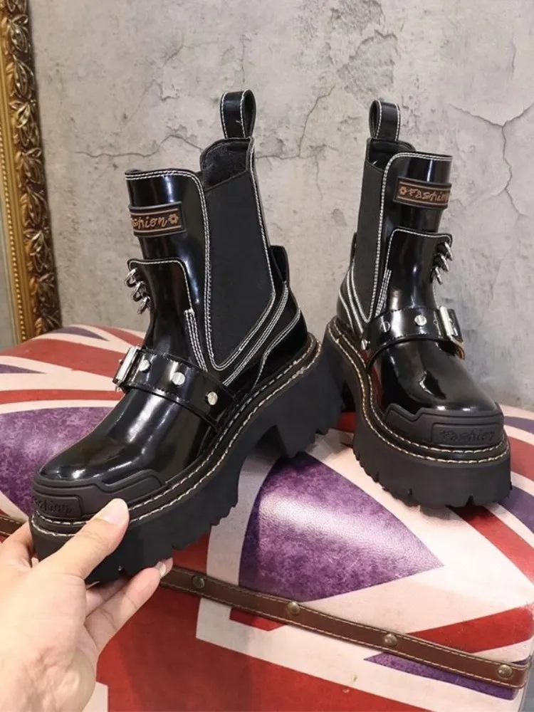 Projekt gruba podeszwa Chelsea Boots kobiet w stylu brytyjskim Punk klamra masywne obcasy naturalnej skóry buty za kostkę wsuwane krótkie buty