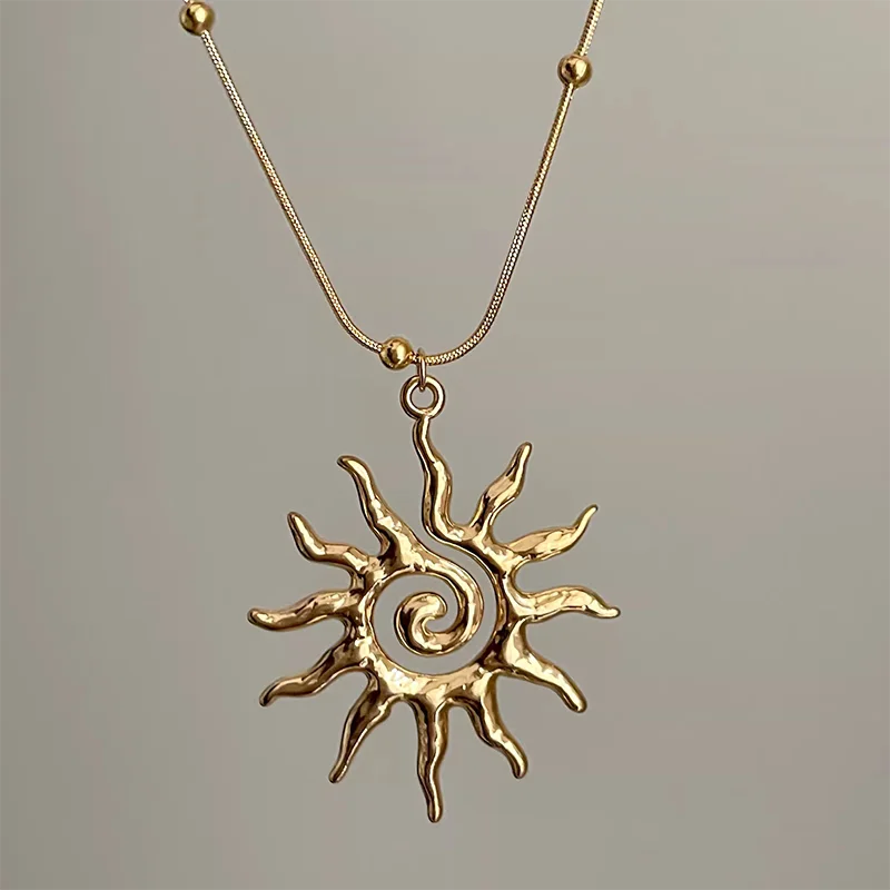 New Vintage Chic Sun Shaped Pendant Necklace Statement Golden Choker Fashion Jewlery Accessories Hot Wholesale Gifts