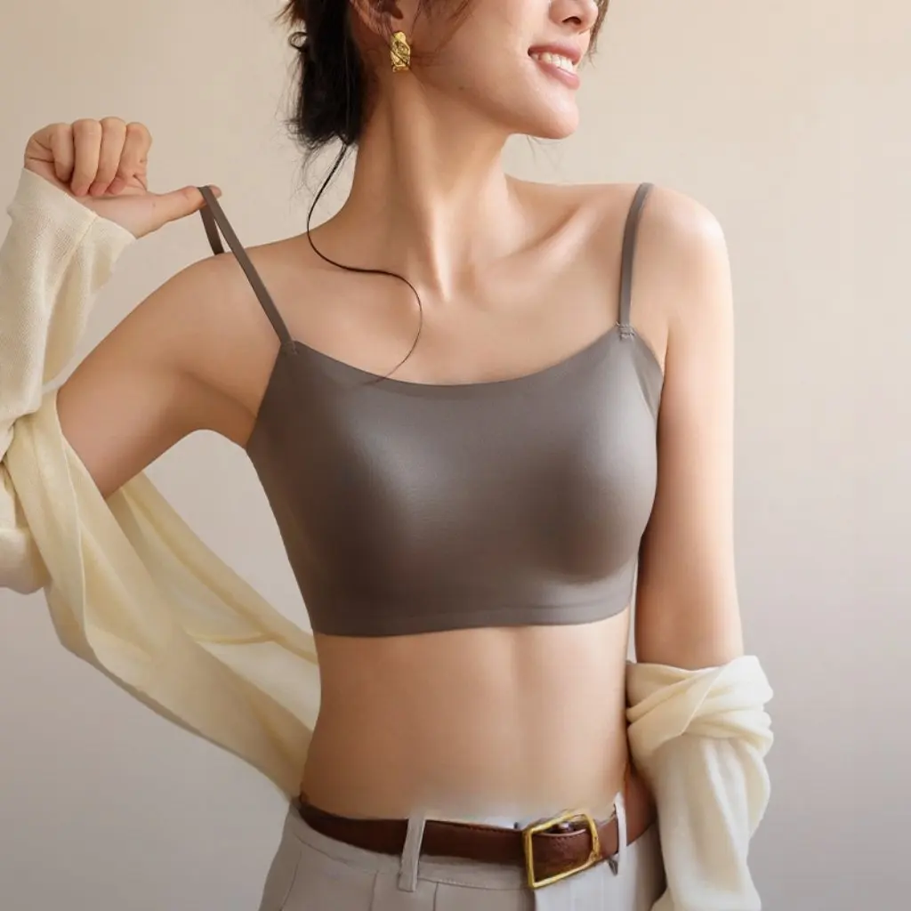

Women's Traceless Vest Invisible Underwear with Chest Pad Anti-Glow Integrated Camisole Tube Top Inner Bra