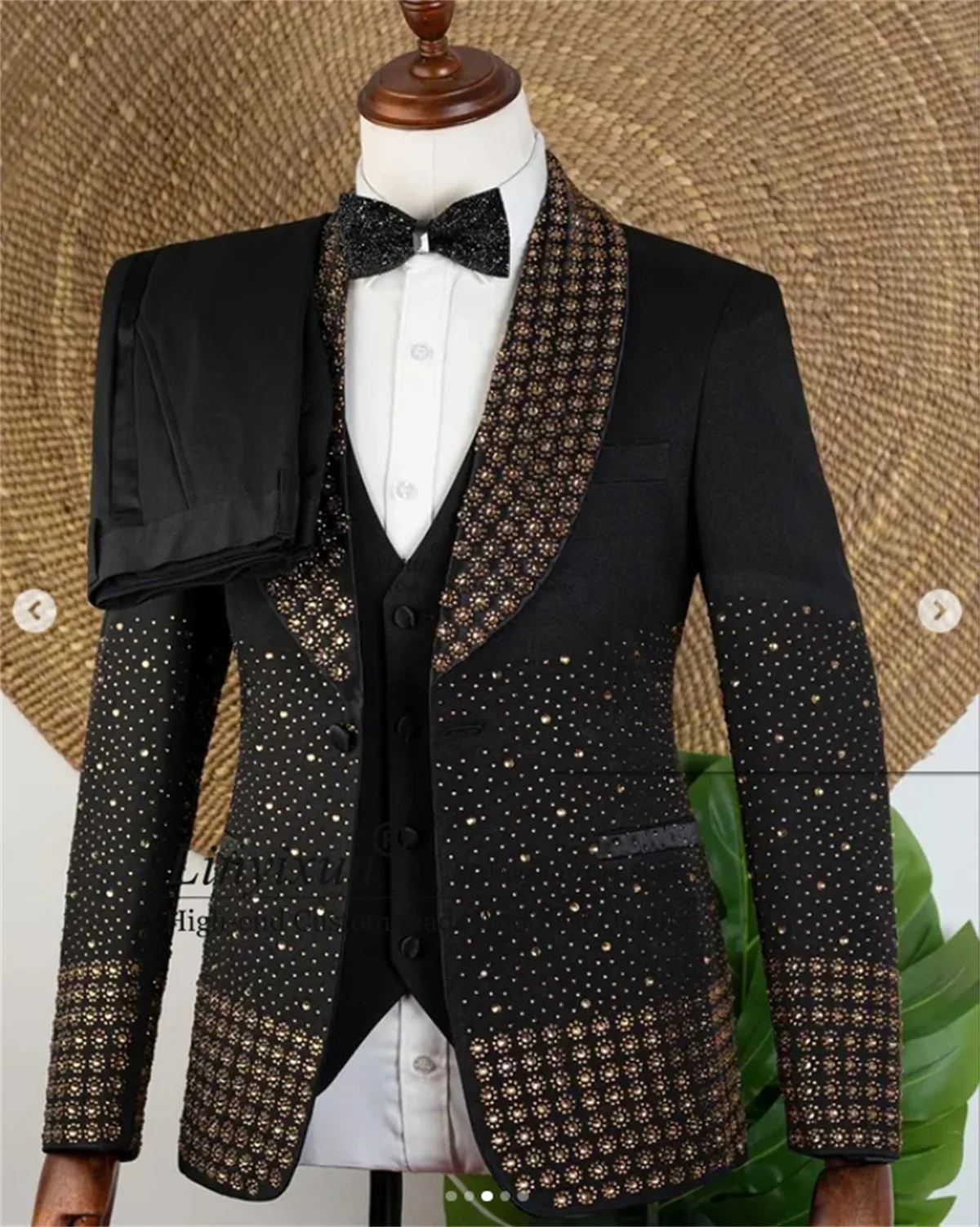 

Sparkly Ornament Crystal Men Suit Customized Costume Homme Slim Fit Party Wedding Groom Tuxedos 3 Piece Set Male Prom Blazers