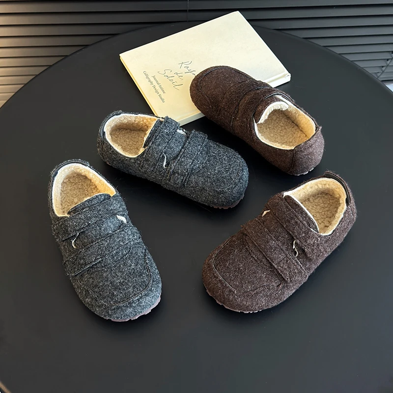 

Kids Fuzzy Casual Shoes for Boys Girls 2025 New Winter Warm Plush Lining Flats Soft Sole Simple Retro Kids School Outdoor Shoes