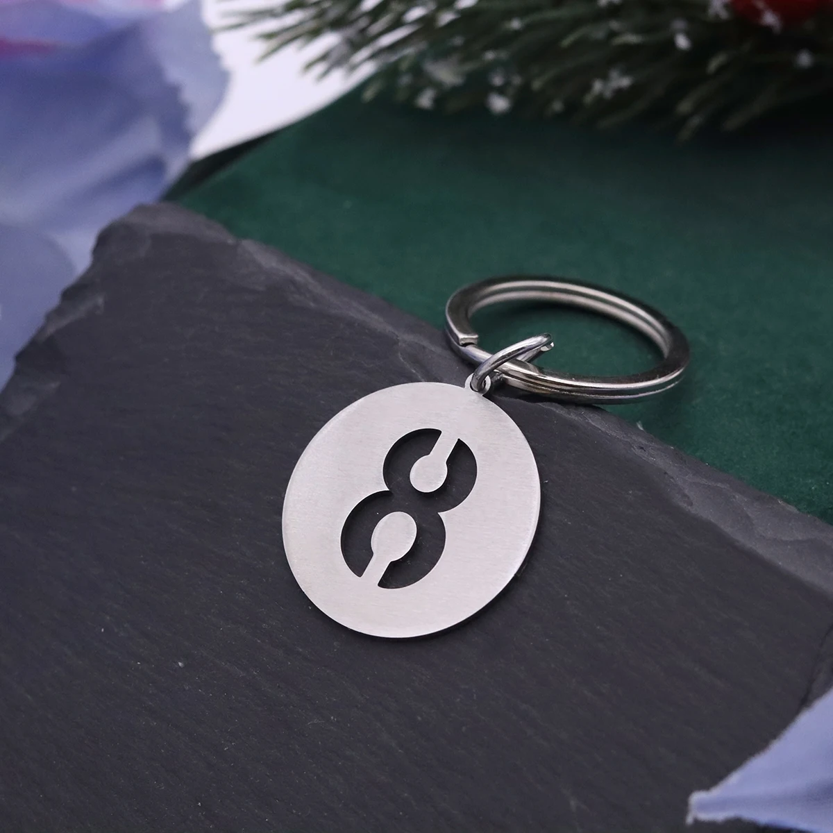 Creativity  Number 8 Keychain Stainless Steel Bag Street Stall Fashion Pendant Keyring Custom  Wholesale Souvenir Gift