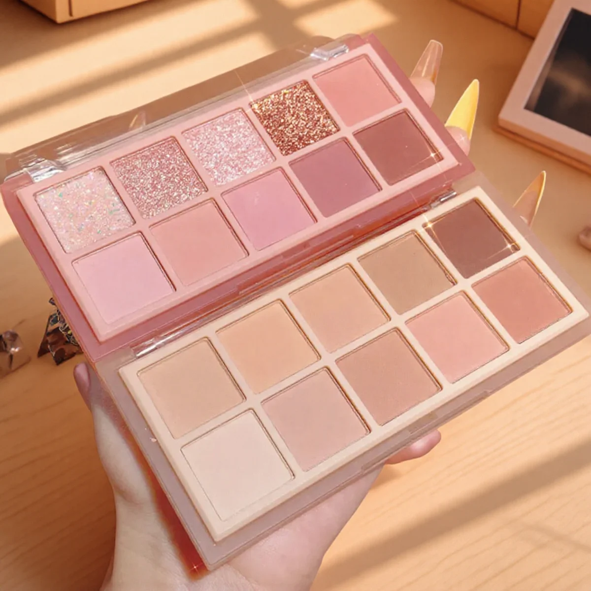 Cool Toned Eyeshadow Palette Nude Smokey Matte Glitter Soft Brown Eye Shadow High-gloss Palette for Makeup