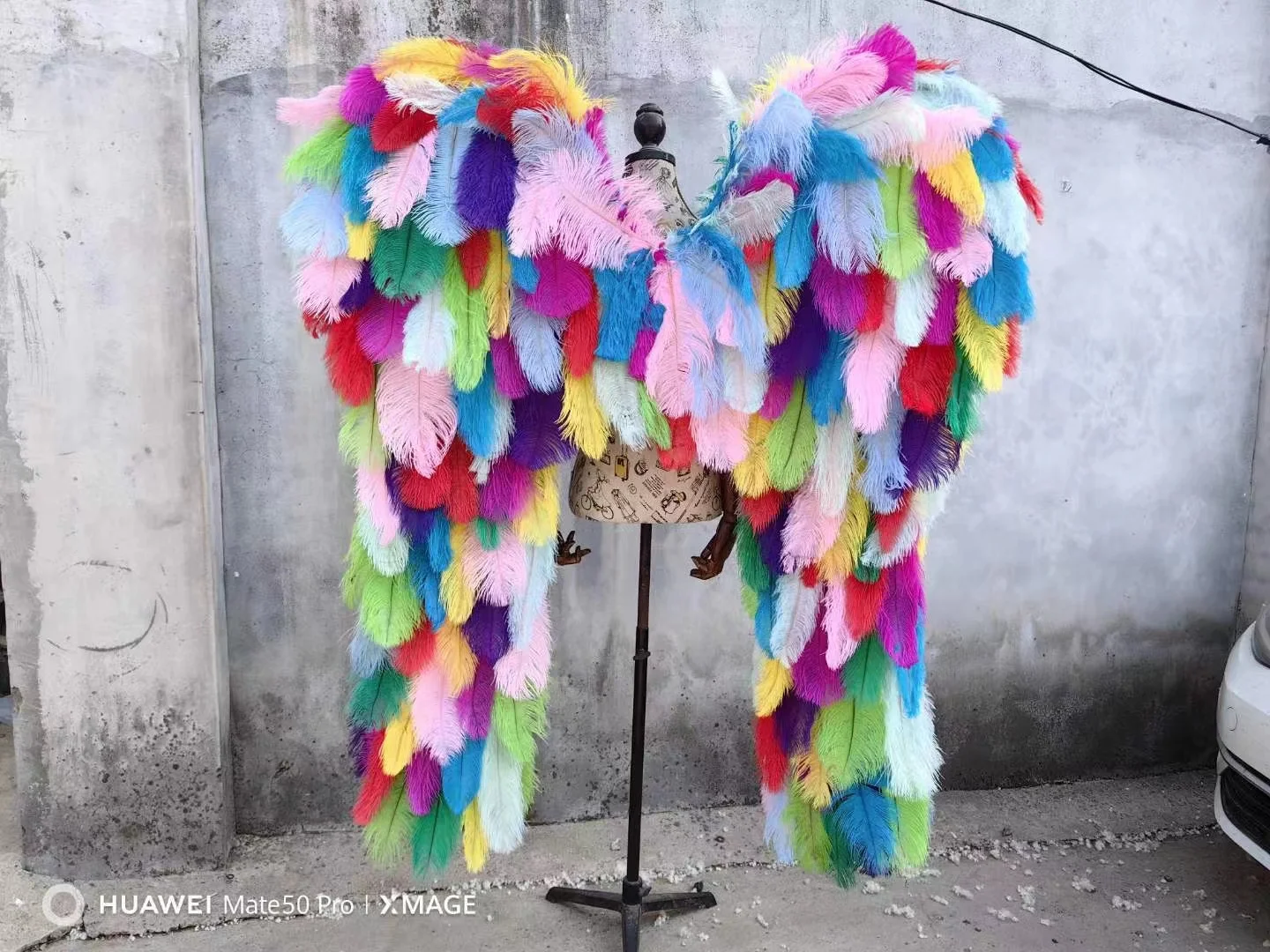 الطبيعية الأبيض النعامة ريشة أجنحة الملاك المتضخم الفاخرة حفل زفاف الدعامة مرحلة الأداء الملاك زي التبعي