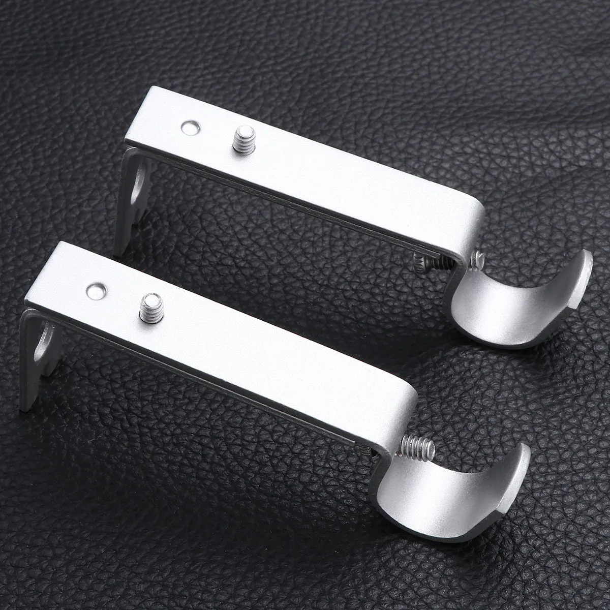 

2Pcs 19.05mm Iron Curtain Pole Bracket Easy Install Adjustable Design Vintage Style Silver Curtain Rod Bracket