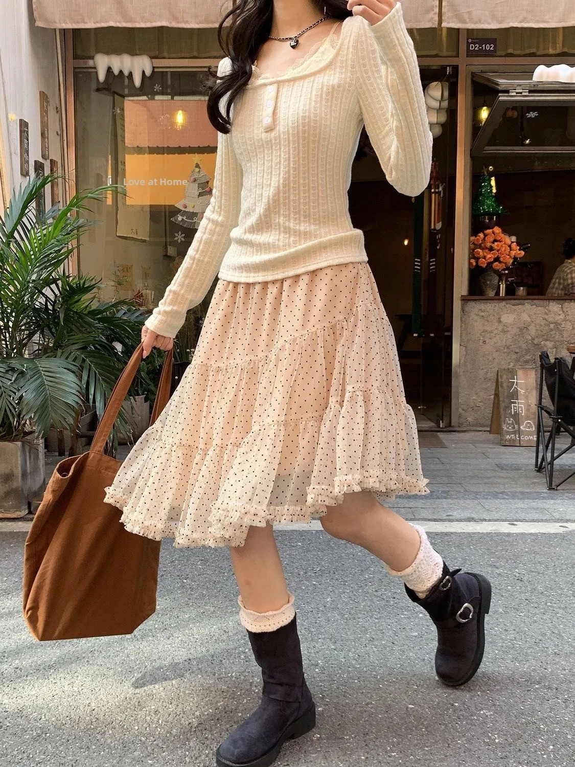 

Retro Polka Dot Mesh Half Skirt Women's High Waist Slimming Midi A-Line Skirt Spring 2026 New Style Bell Sleeve Hem