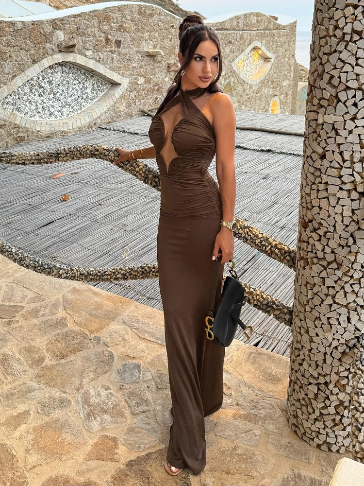 ชุดเดรสยาวคอ halter สีน้ำตาลใหม่จาก VC – ชุดราตรีทรงเข้ารูปแบบรัดรูป ดีไซน์ผ้าจับจีบ กระโปรงทรงไม่สมมาตรแบบพันรอบอก สำหรับผู้หญิง