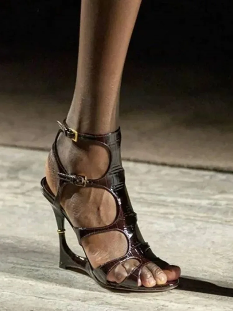 2026Women's Summer Irregular Hollow Coarse High Heel Sandals Fashionable and Sexy Fashion Show 34-44 Large Roman Sandals view 3
