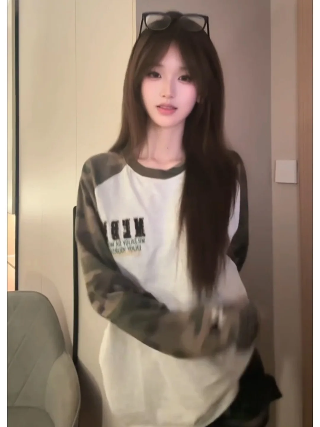 Retro American Spliced Camouflage Embroidered Long Sleeve T-Shirt Women Loose Lazy Style Versatile Shoulder Insertion Top