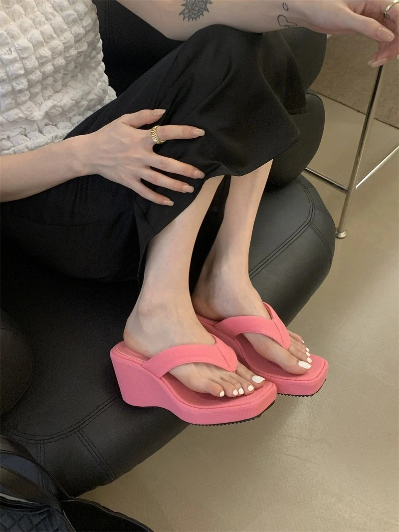 

2025 Women's Thick Heel Sandals Flip Flops Summer Outdoor Wear High Heel Platform Slippers Korean Style Rubber Bottom Shoes