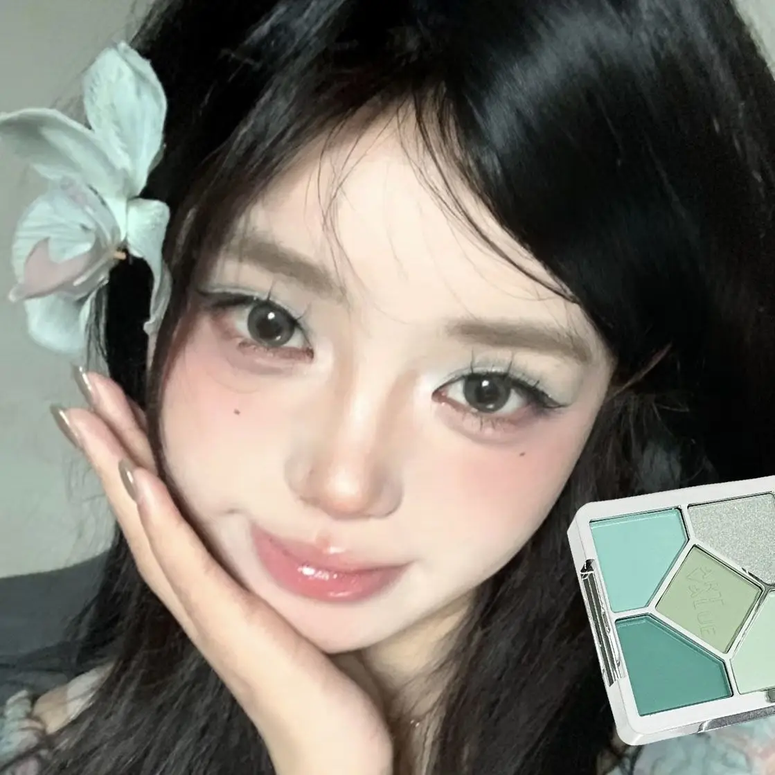 Tavolozza di ombretti lucidi con orsetto carino a 5 colori Verde opaco Glitter Ombretto con paillettes ad alta colore Trucco occhi impermeabile a lunga durata