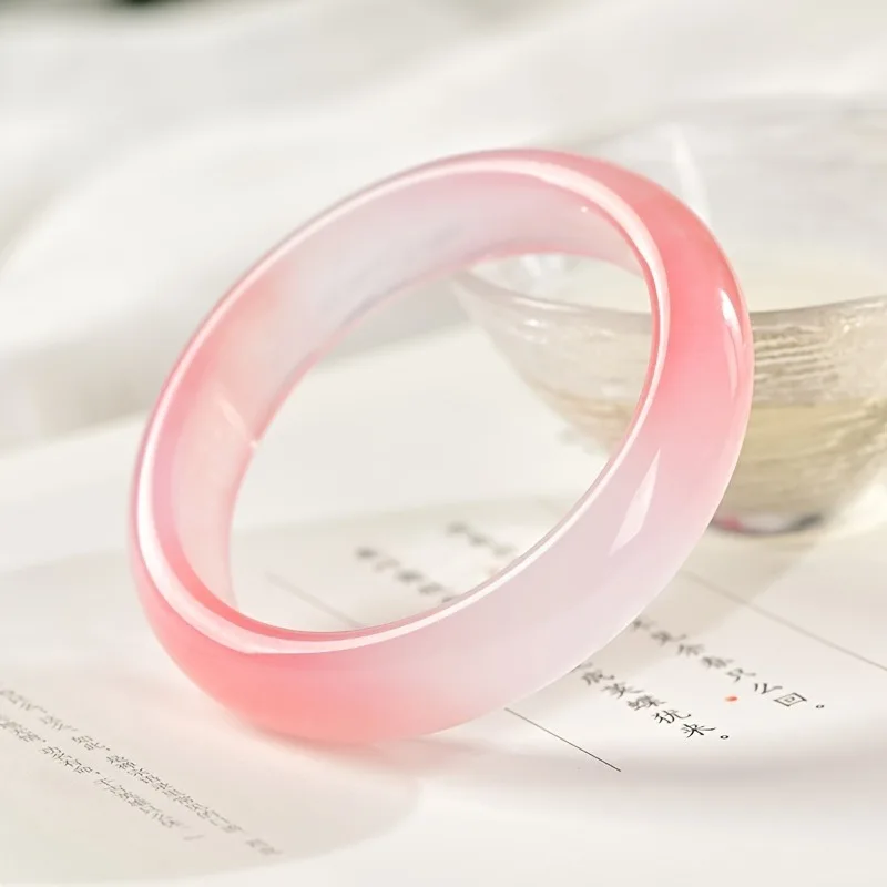 

Classic Fashion Versatile Women's Bracelet, Suitable for Daily Wear and Accessories