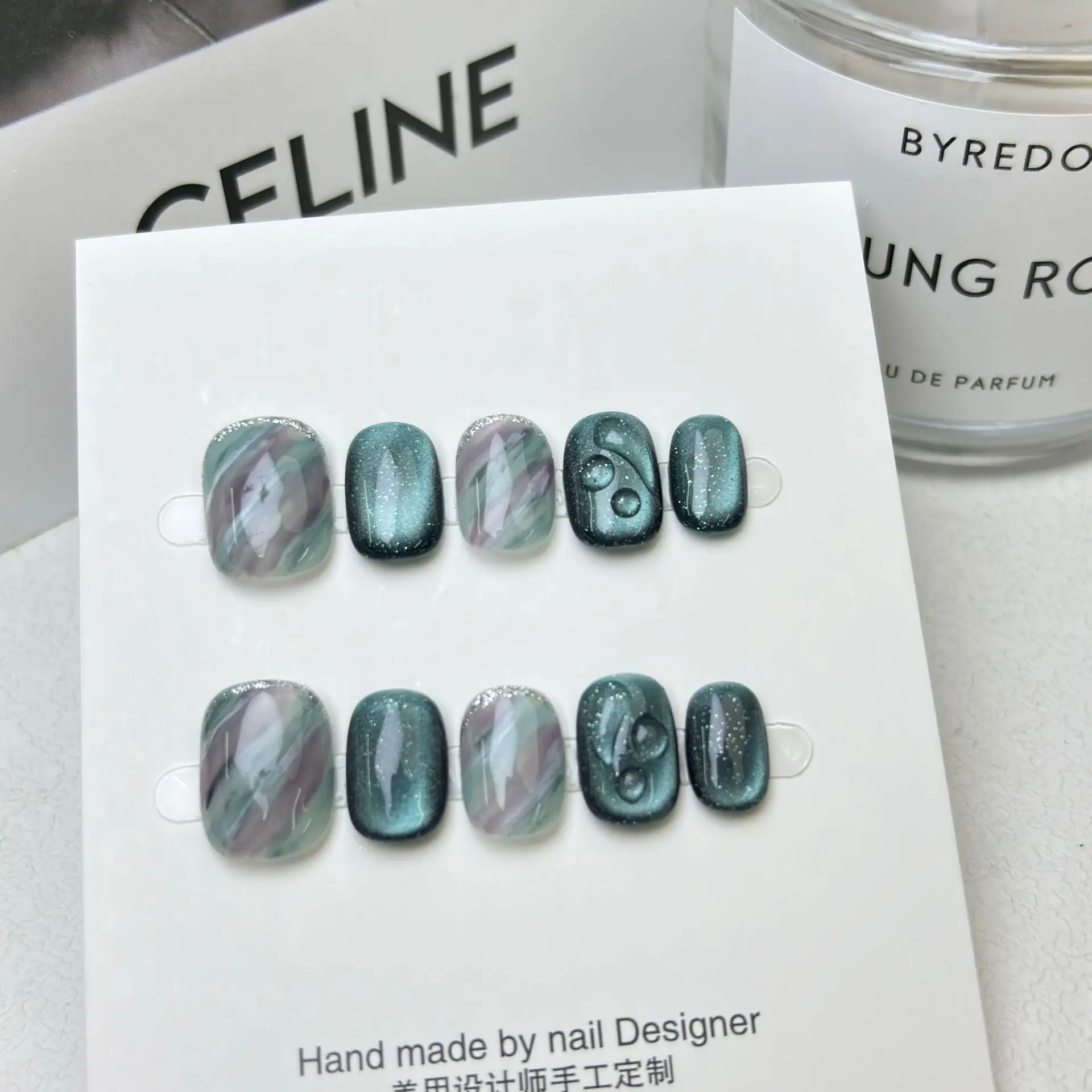 10 قطعة الصحافة اليدوية على الأظافر قطرة الماء تبييض انفصال قصيرة لطيف الأظافر كاذبة تلميح الفن فتاة هدية