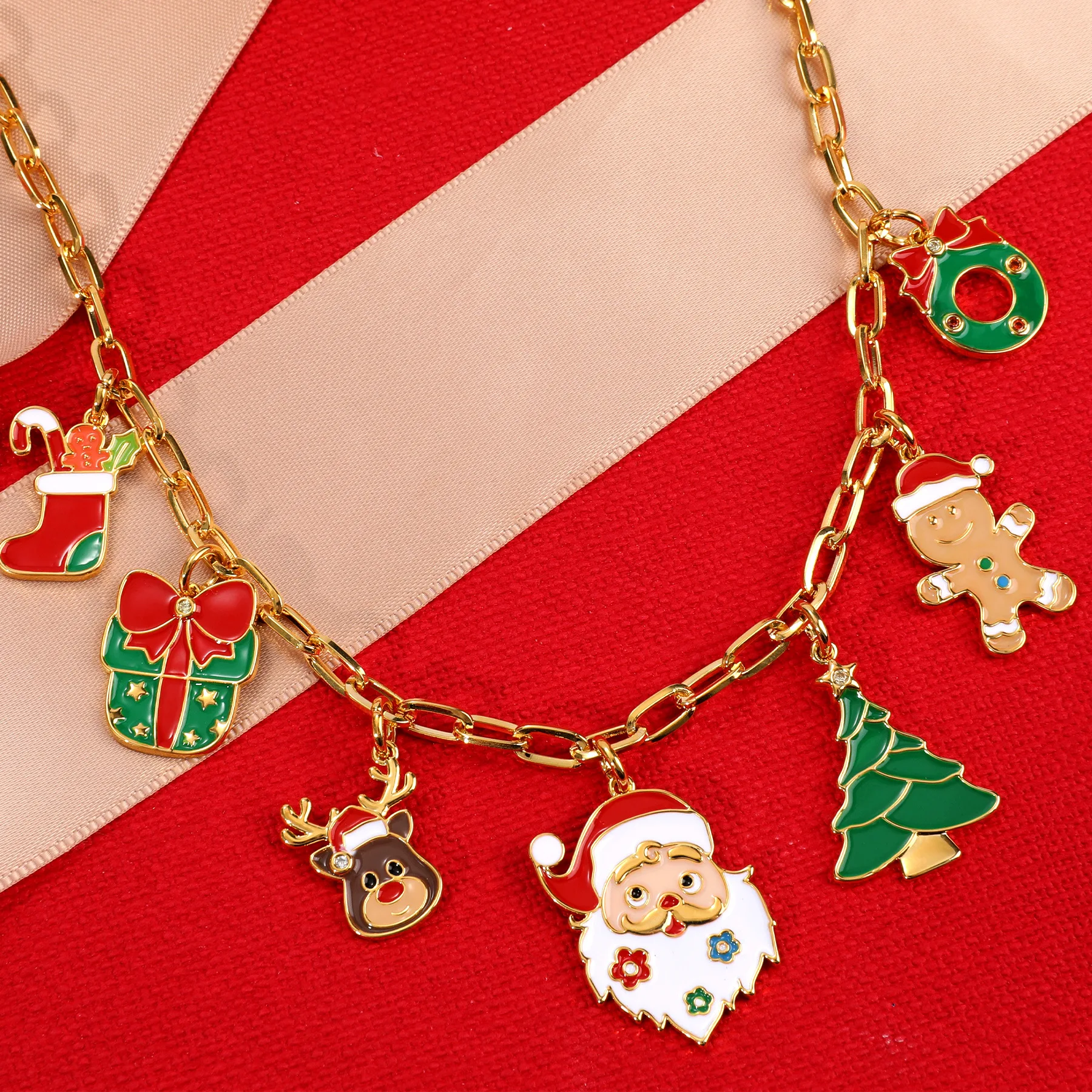 Fun and Cute Style Multi Colored Drip Glue Christma Pattern Element Necklace UNISEX Christmas Eve Friend Gathering Gift Necklace