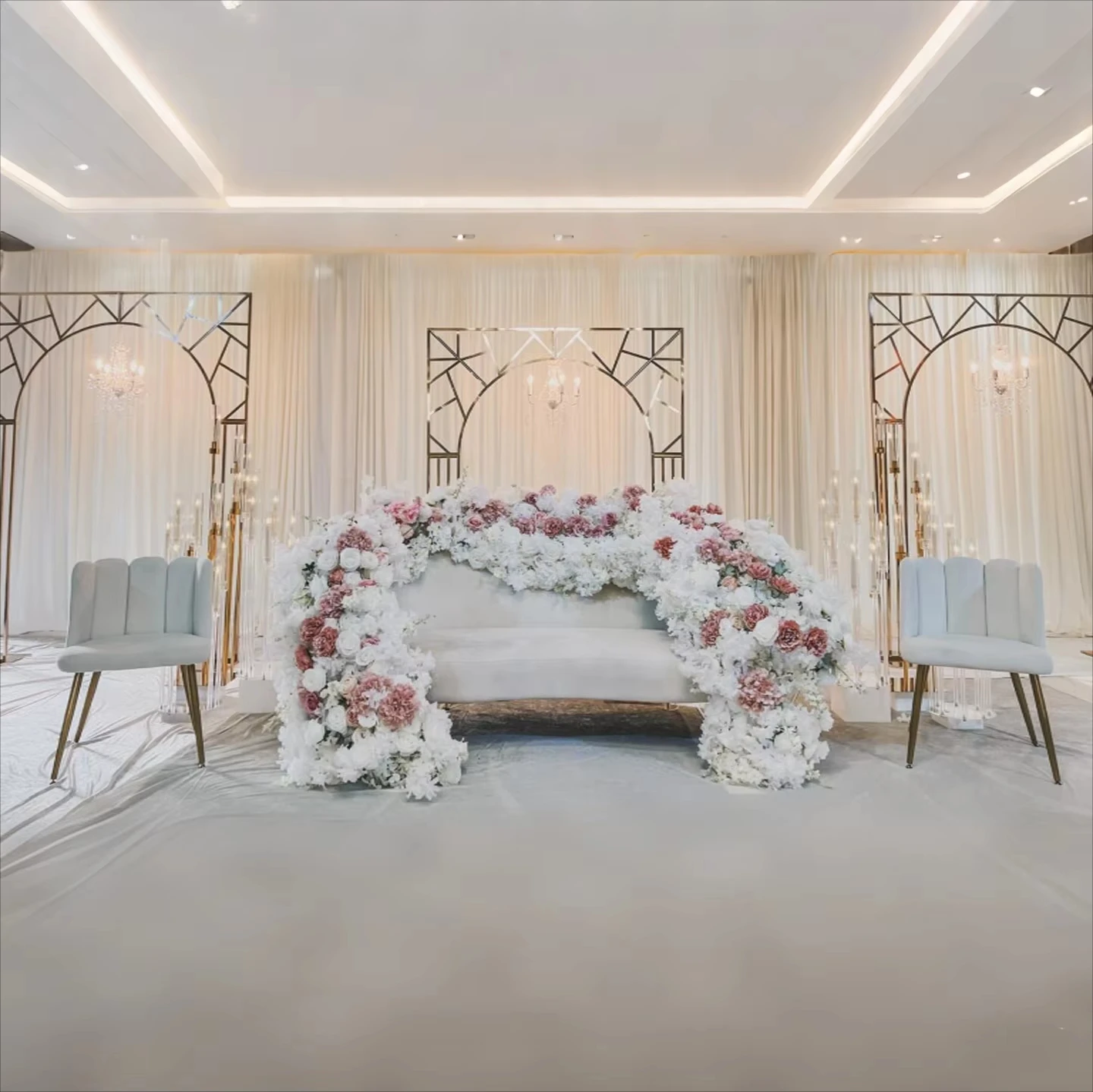 Goldener Metall-Hochzeitsbogen-Hintergrundrahmen 1/3 Stück Glänzender Blumendekor-Ständer Bühnenhintergrund-Requisiten für Hochzeit, Geburtstagsfeier, Zeremonie – Detail 2
